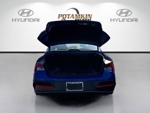 Certified 2025 Hyundai Elantra SEL image 24