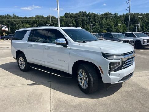 Used 2026 Chevrolet Suburban Premier w/ Sun And Tow Package RWD image 10