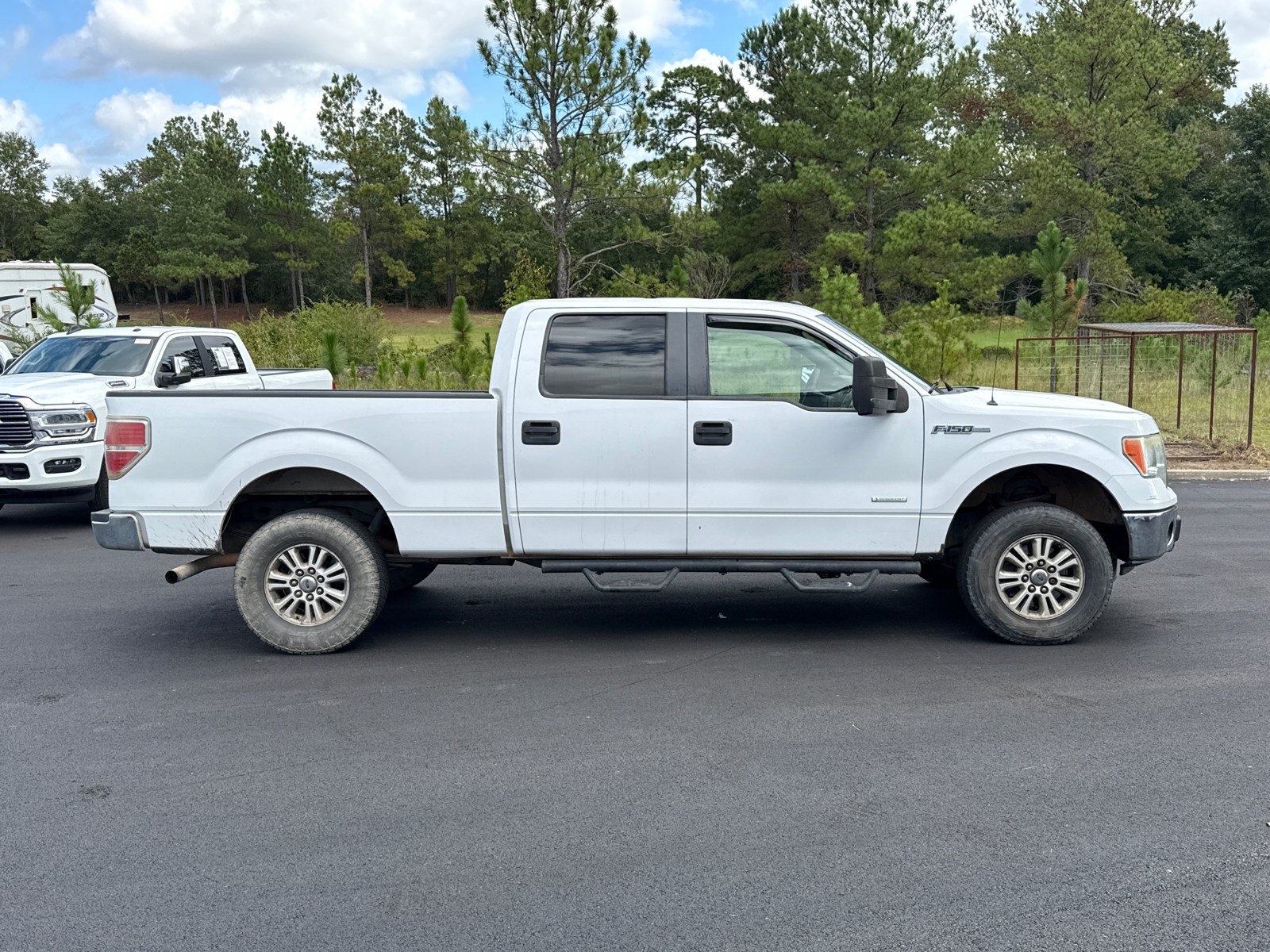 Used 2014 Ford F150 XLT w/ Max Trailer Tow Package AWD/4WD image 4