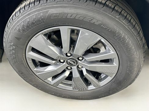 Used 2025 Nissan Pathfinder SV image 11