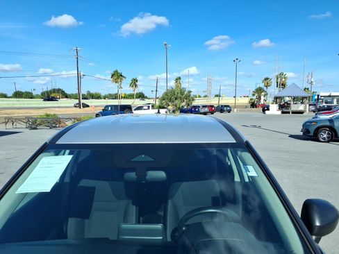 Used 2024 Nissan Rogue S FWD image 10