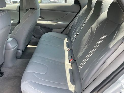 Used 2023 Hyundai Elantra SEL image 7