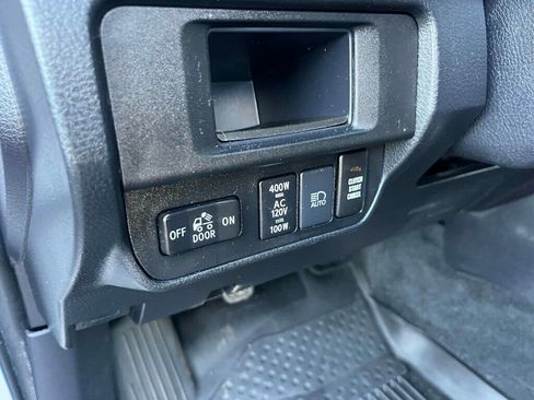 Used 2018 Toyota Tacoma TRD Off-Road w/ TRD Premium Off Road Package image 50