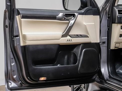 Used 2022 Lexus GX 460 Luxury w/ Sport Design Package image 38