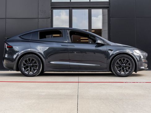 Used 2025 Tesla Model X AWD/4WD image 15