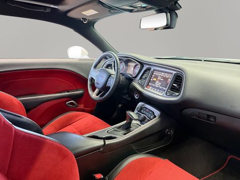 Used 2019 Dodge Challenger R/T Scat Pack w/ Plus Package RWD image 17