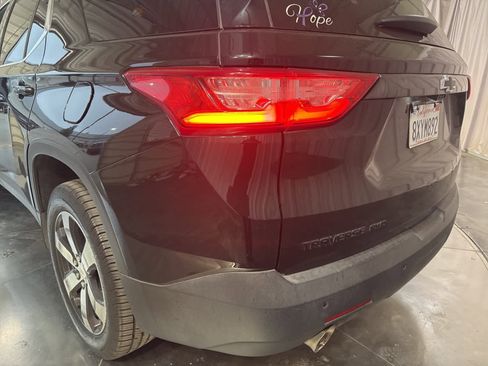 Used 2019 Chevrolet Traverse LT w/ LT Premium Package image 12