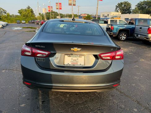 Used 2019 Chevrolet Malibu LT w/ Leather Package FWD image 6