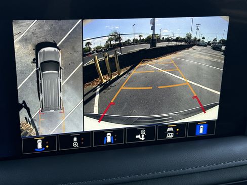 Used 2022 Chevrolet Tahoe LT w/ Luxury Package image 38