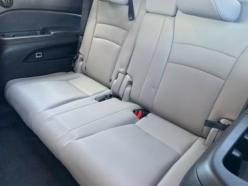 Used 2019 Honda Pilot Touring image 18