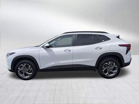 Certified 2024 Chevrolet Trax LT w/ Driver Confidence Package FWD image 2
