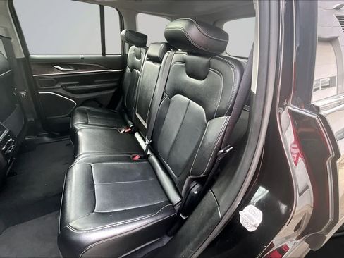 Used 2022 Jeep Grand Cherokee Limited 4xe w/ Luxury Tech Group II AWD/4WD image 13