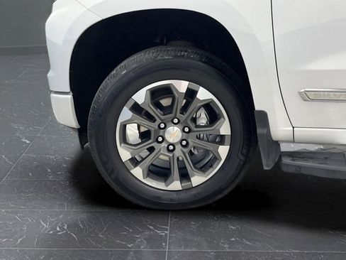 Certified 2025 Chevrolet Silverado 1500 High Country image 43