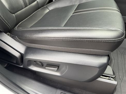 Used 2022 Ford Ranger Lariat w/ Equipment Group 501A High image 9