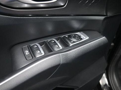 Used 2025 Kia Sorento S FWD image 23