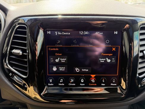 Used 2018 Jeep Compass Limited w/ Navigation Group AWD/4WD image 39