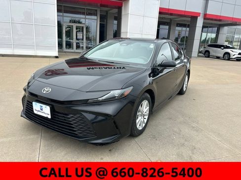 Used 2025 Toyota Camry LE FWD image 2