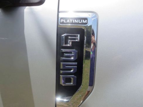 Used 2019 Ford F350 Platinum w/ Platinum Ultimate Package AWD/4WD image 9