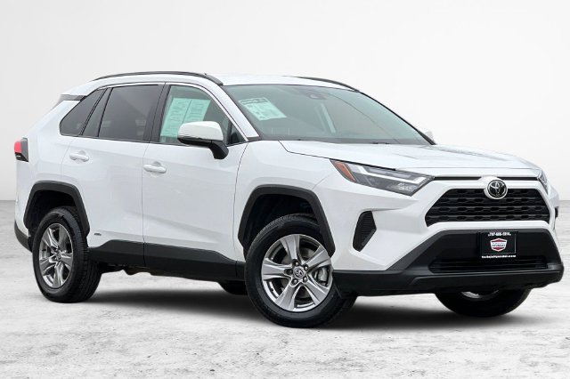 Used 2025 Toyota RAV4 XLE AWD/4WD image 1