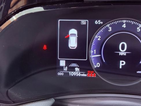 Used 2025 Lexus NX 250 FWD w/ Accessory Package (Z2) image 23