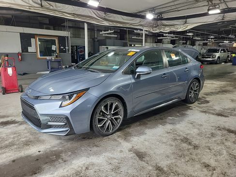 Used 2020 Toyota Corolla SE w/ SE Premium Package FWD image 7