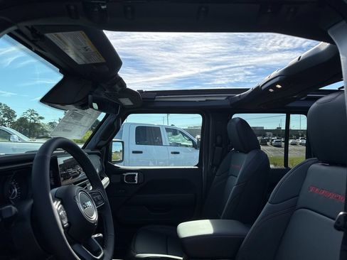 New 2026 Jeep Wrangler Unlimited Rubicon AWD/4WD image 34