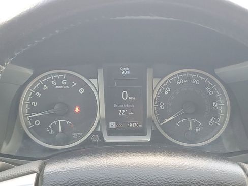 Certified 2022 Toyota Tacoma TRD Off-Road image 35