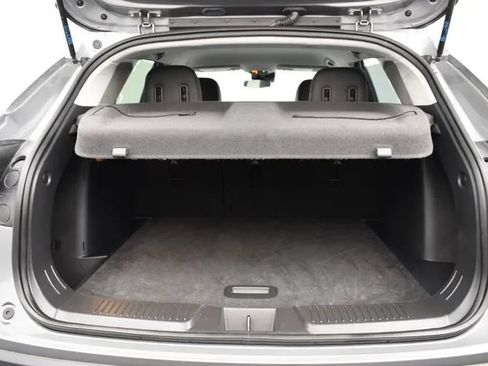 Used 2025 Chevrolet Trax LT w/ LT Convenience Package FWD image 16