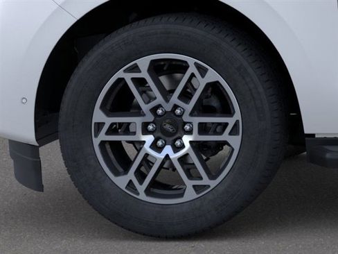 New 2025 Ford Expedition Active image 19