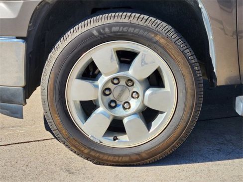 Used 2011 GMC Sierra 1500 SLE w/ Power Tech Package image 10