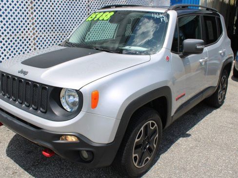 Used 2016 Jeep Renegade Trailhawk w/ Premium Trailhawk Package AWD/4WD image 32