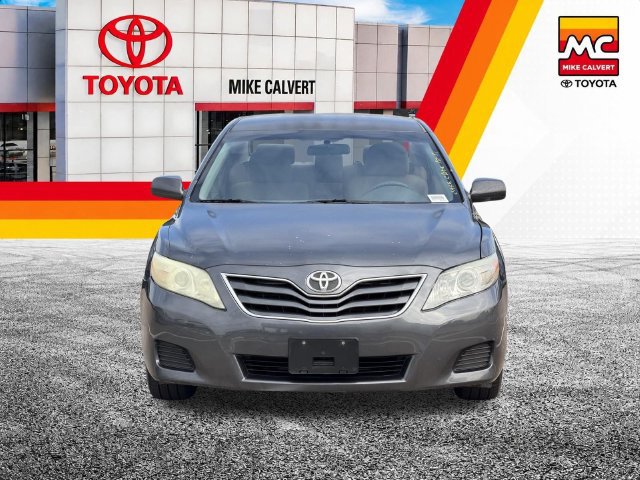 Used 2011 Toyota Camry LE w/ LE Extra-Value Pkg FWD image 2