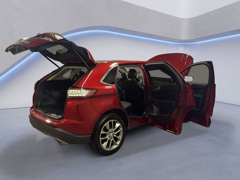 Used 2017 Ford Edge Titanium w/ Technology Package AWD/4WD image 14