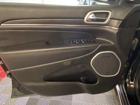 Used 2021 Jeep Grand Cherokee Summit AWD/4WD image 20
