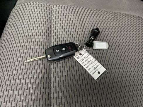 Used 2021 Ford F250 XLT w/ FX4 Off-Road Package image 34