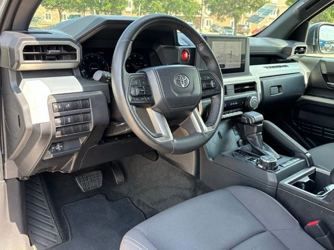 Used 2024 Toyota Tacoma TRD Off-Road AWD/4WD image 11
