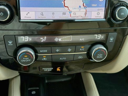 Used 2019 Nissan Rogue SL w/ Premium Package FWD image 34