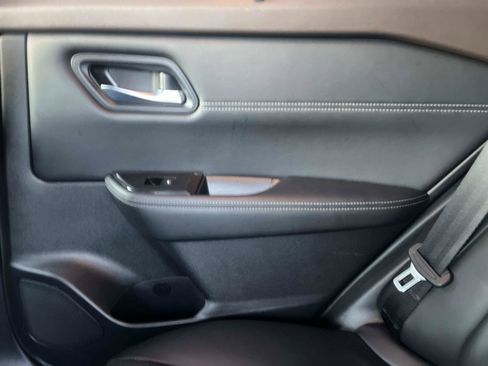 Certified 2022 Nissan Rogue SV w/ SV Premium Package image 15