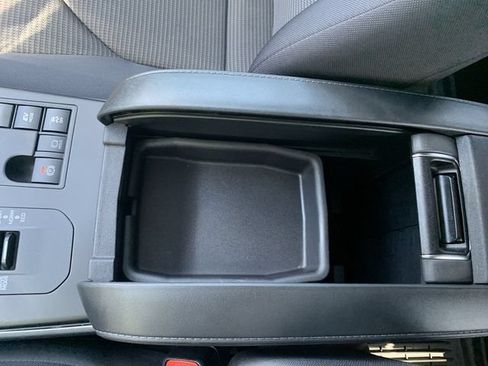 Certified 2024 Toyota Highlander LE FWD image 26