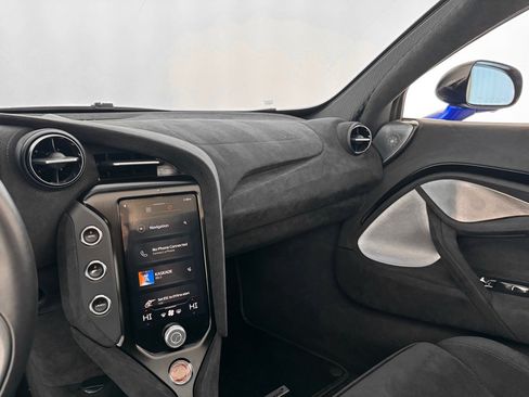 Used 2024 McLaren 750S Spider RWD image 11