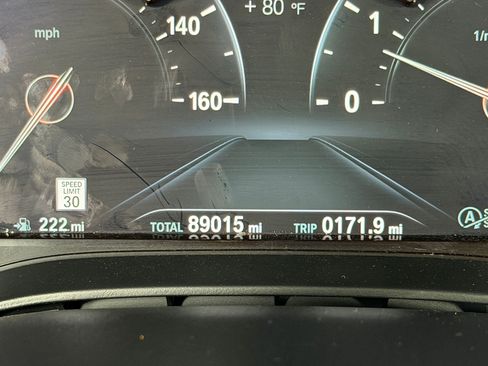 Used 2019 BMW 530i w/ Convenience Package image 19