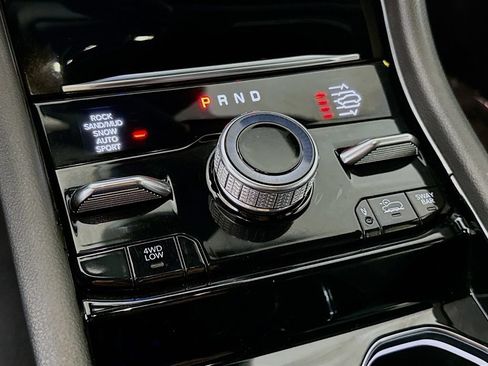 Used 2023 Jeep Grand Cherokee Trailhawk AWD/4WD image 11
