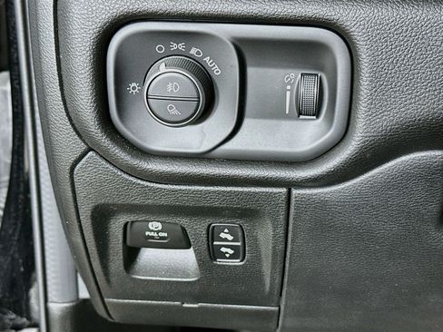 Used 2023 RAM 1500 Big Horn AWD/4WD image 17