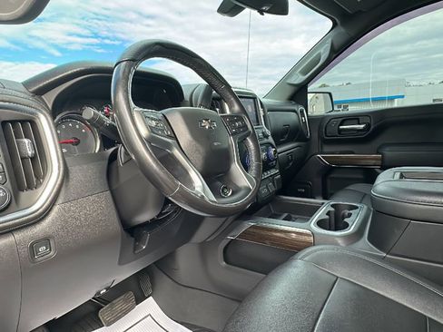 Used 2022 Chevrolet Silverado 1500 LT Trail Boss w/ Convenience Package II image 11