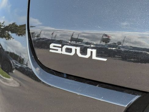 Certified 2025 Kia Soul LX w/ LX Technology Package FWD image 13