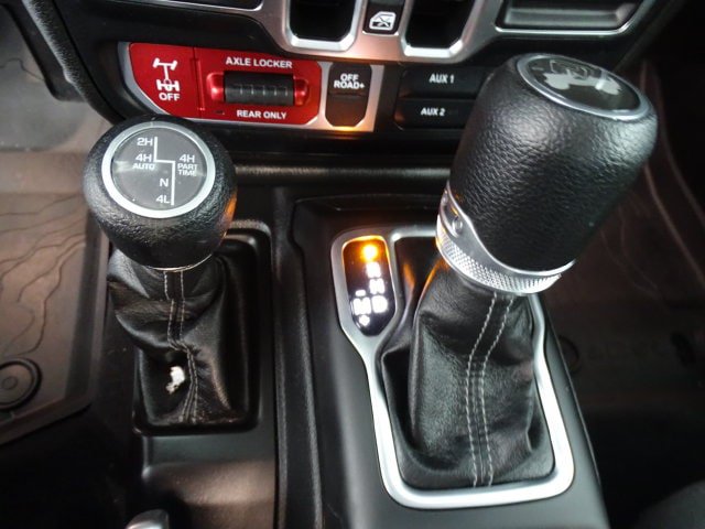 Certified 2024 Jeep Wrangler Unlimited AWD/4WD image 10
