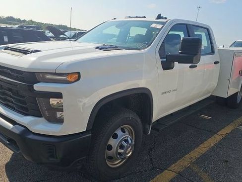 Used 2025 Chevrolet Silverado 3500 W/T AWD/4WD image 1