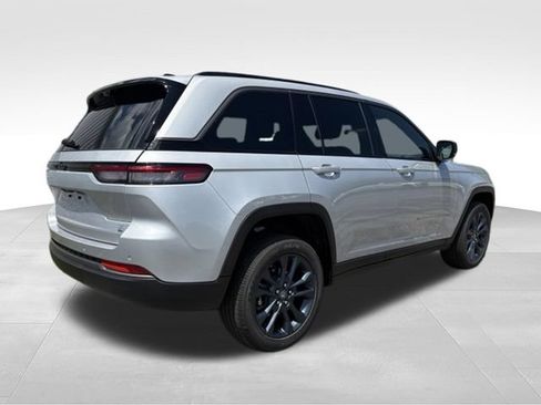 New 2026 Jeep Grand Cherokee Limited AWD/4WD image 18