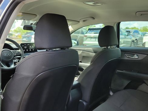 Used 2019 Kia Forte LXS FWD image 12