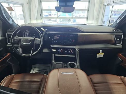 Used 2024 GMC Sierra 3500 Denali Ultimate AWD/4WD image 12
